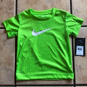 NIKE ATHLETIC TEE kids NWT